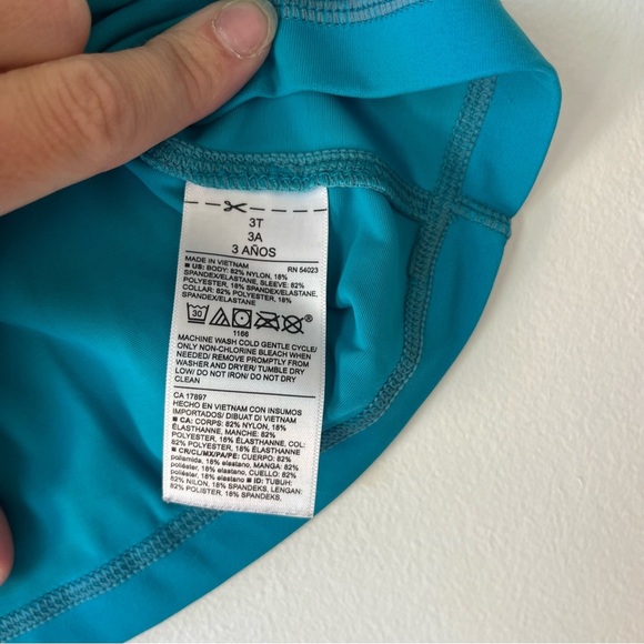 🌼 5/$25 Old Navy Boys Rash Guard Swim Shirt Blue Navy UPF 3T Summer Beach - Picture 6 of 9
